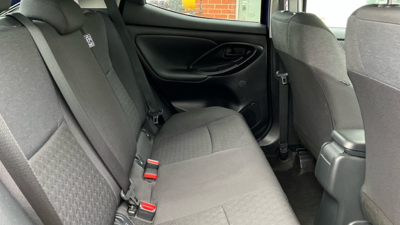 Toyota Yaris 1.5 Hybrid Design 5dr CVT Hybrid Hatchback